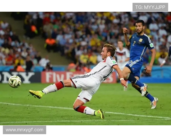 37岁依然热爱足球格罗斯克洛伊茨加盟德国第七级联赛球队续写传奇